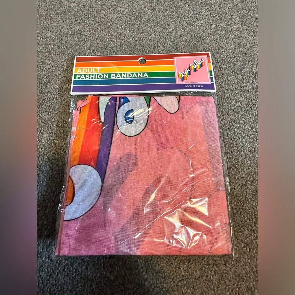 LOVE WINS - Bandana LGBTQ+ Pride~55x55cm Bioworld Merchandise